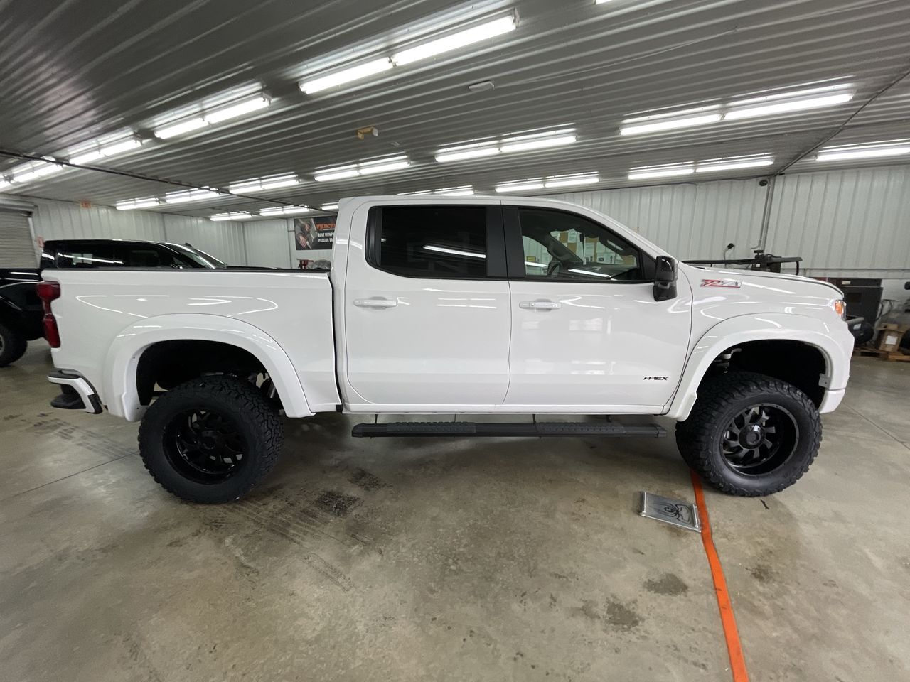 Vehicle Image 9