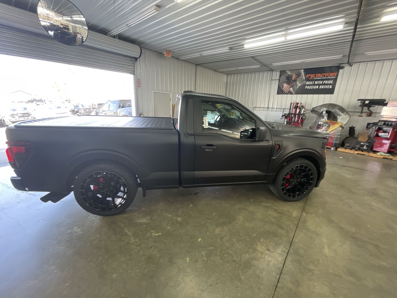 Vehicle Image 9