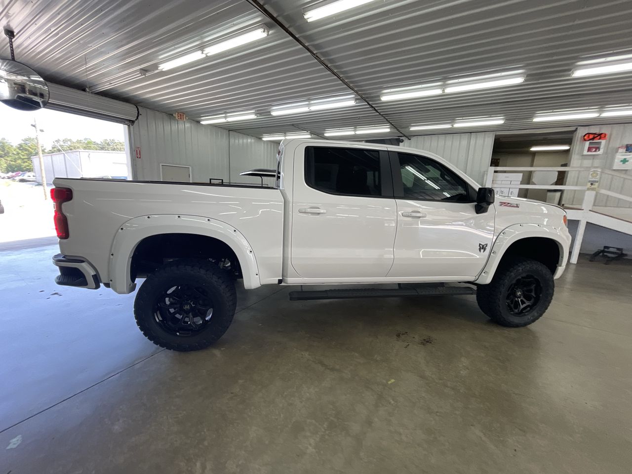 Vehicle Image 8