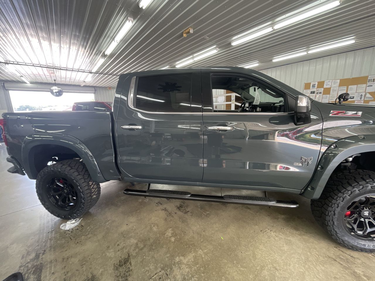 Vehicle Image 8