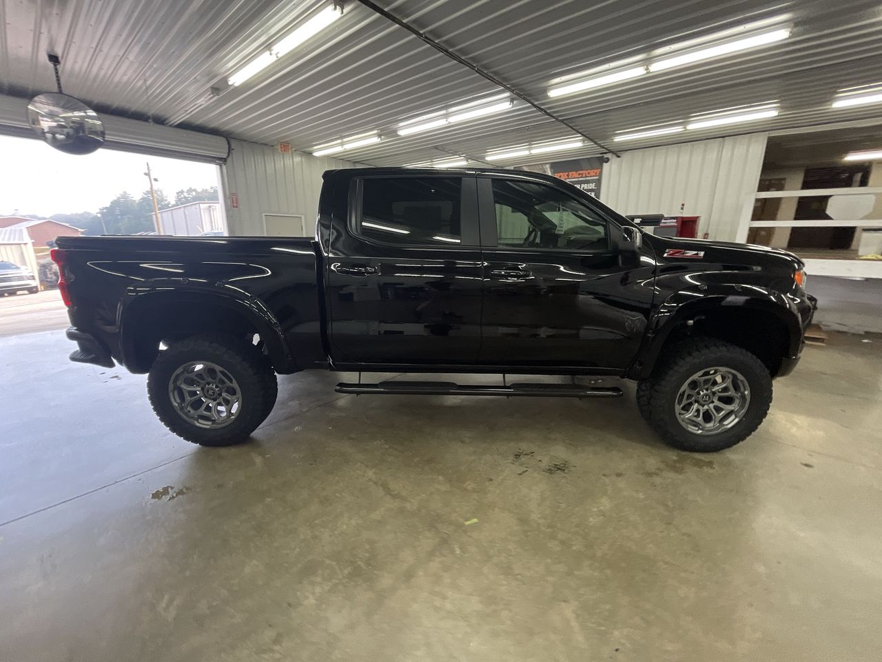 Vehicle Image 8