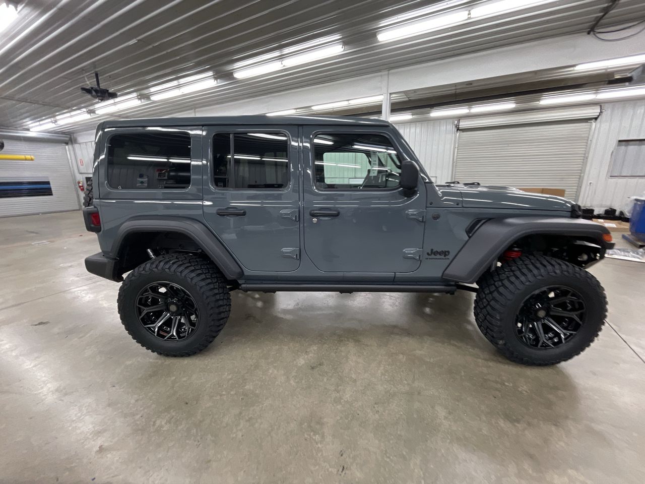 Vehicle Image 9