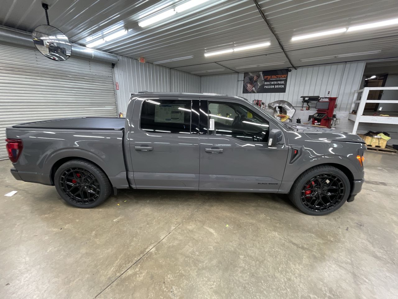 Vehicle Image 9