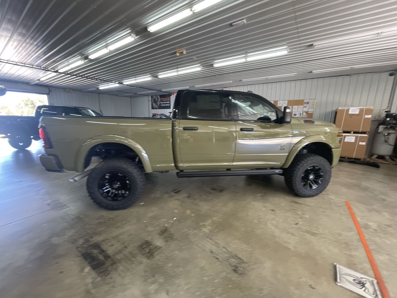 Vehicle Image 8