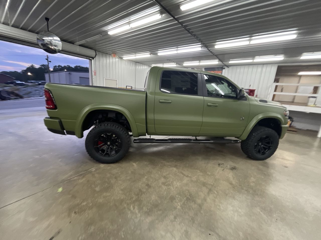 Vehicle Image 8
