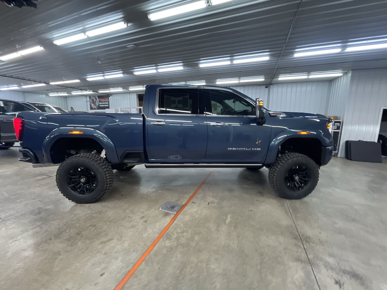 Vehicle Image 9