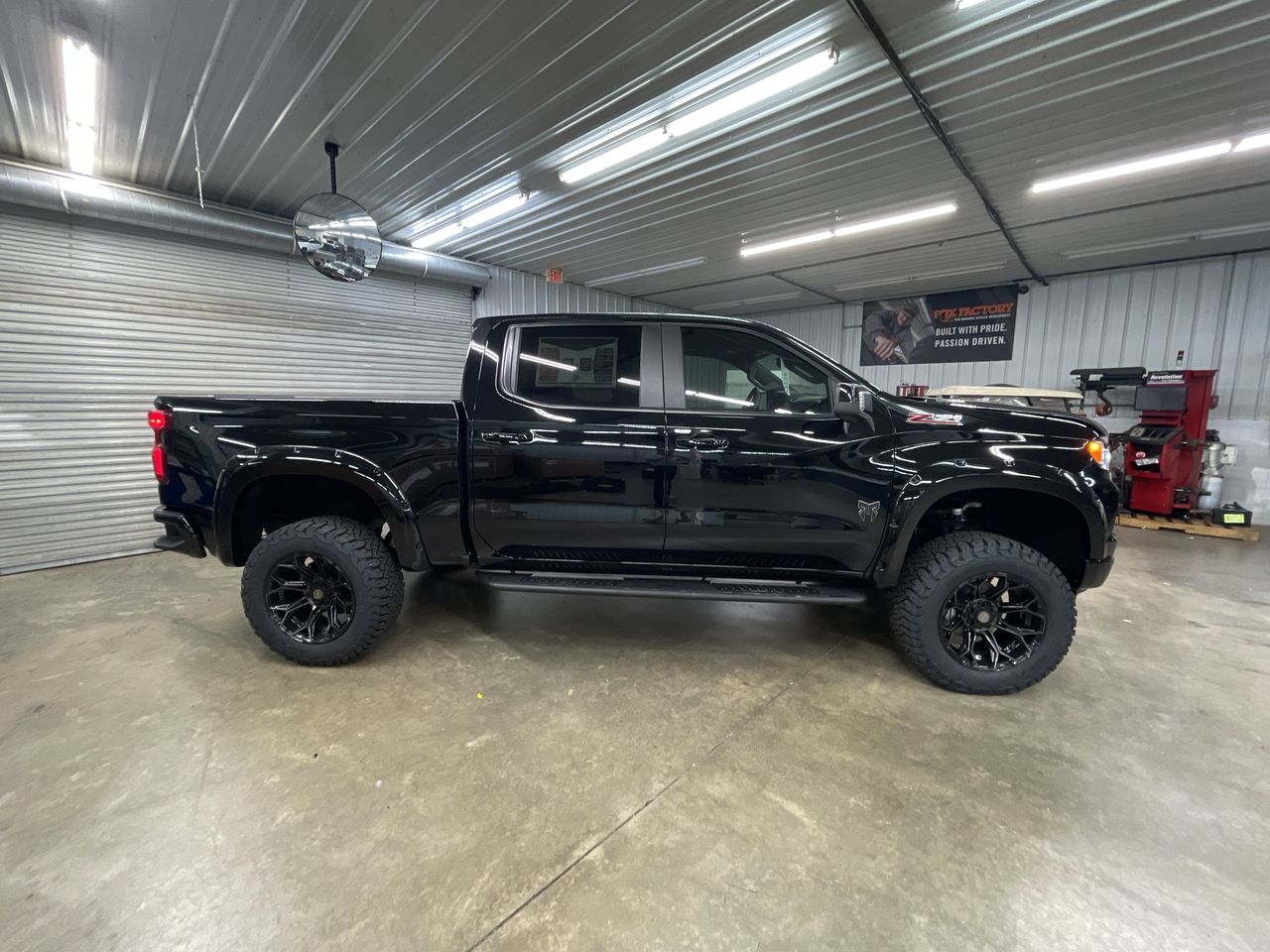 Vehicle Image 9