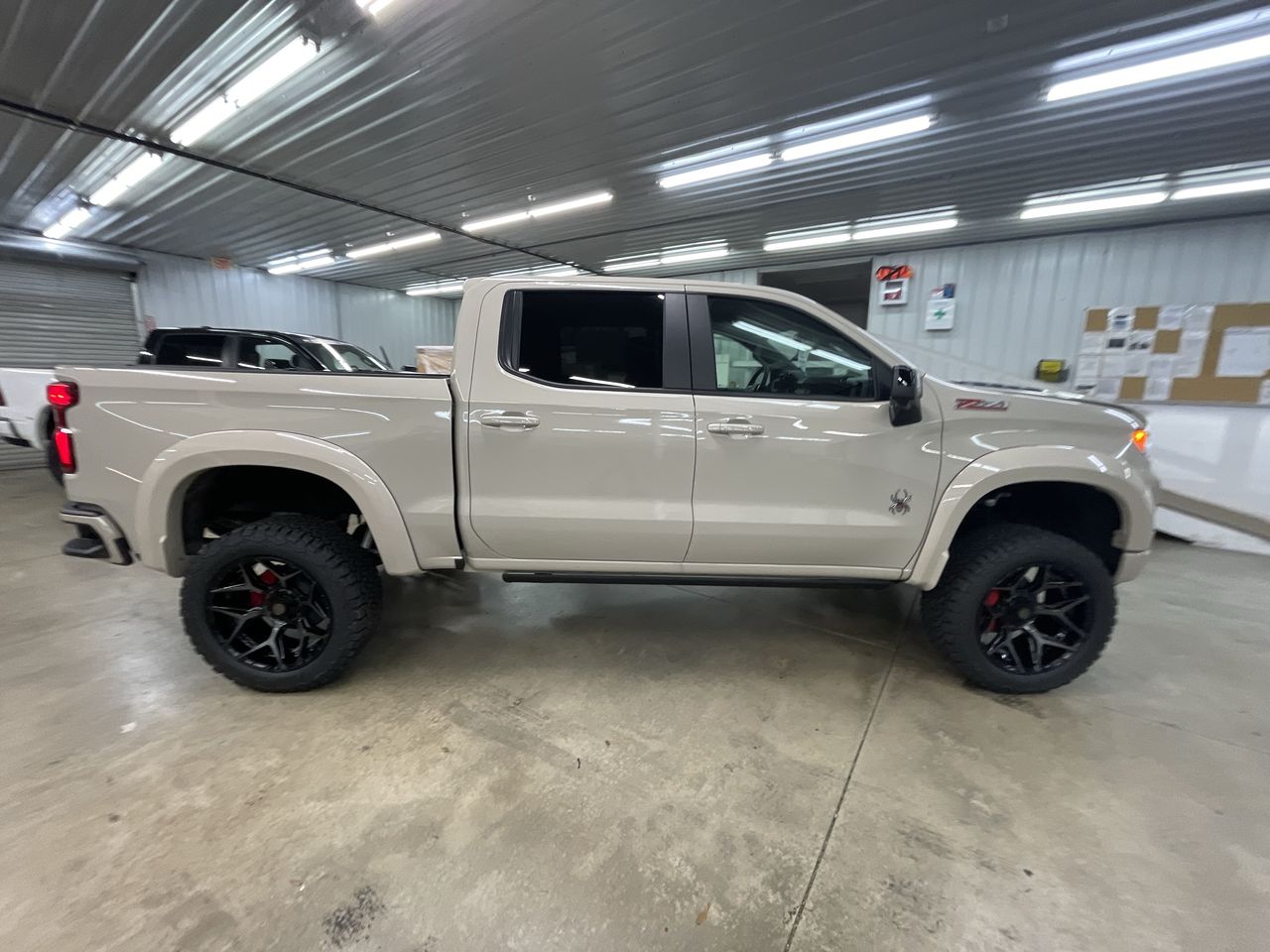 Vehicle Image 9