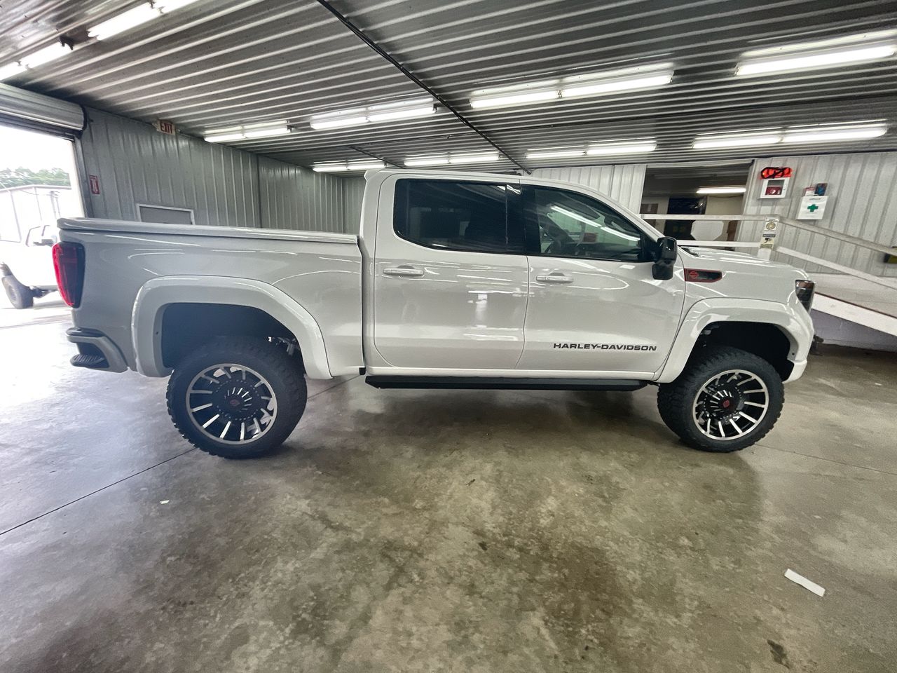 Vehicle Image 9