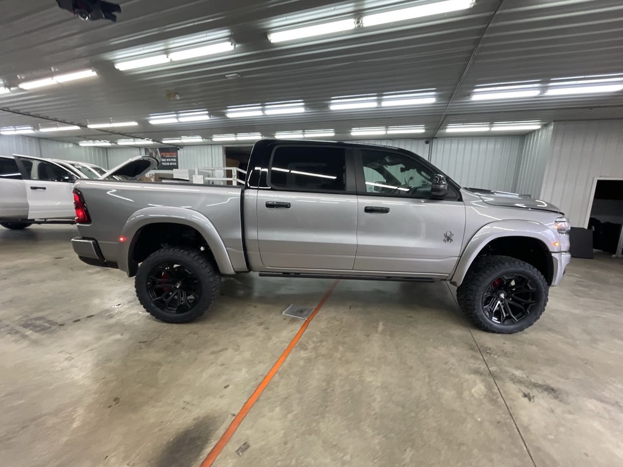 Vehicle Image 9