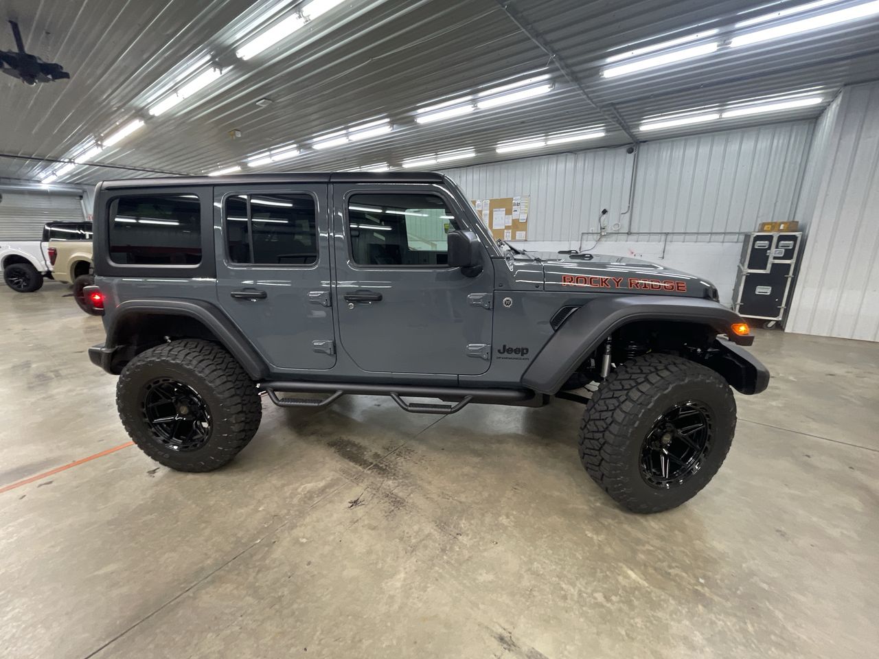 Vehicle Image 9