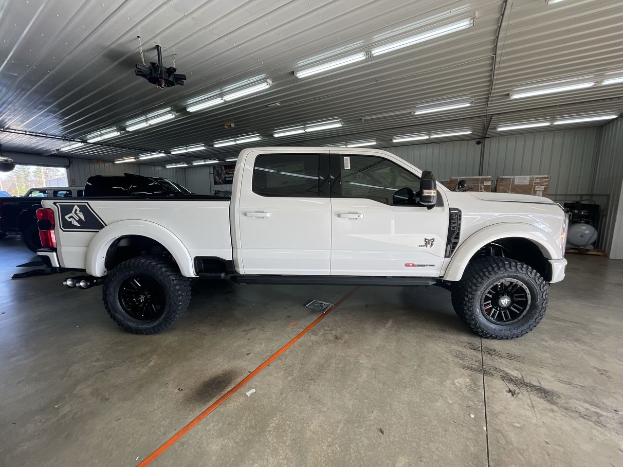 Vehicle Image 9
