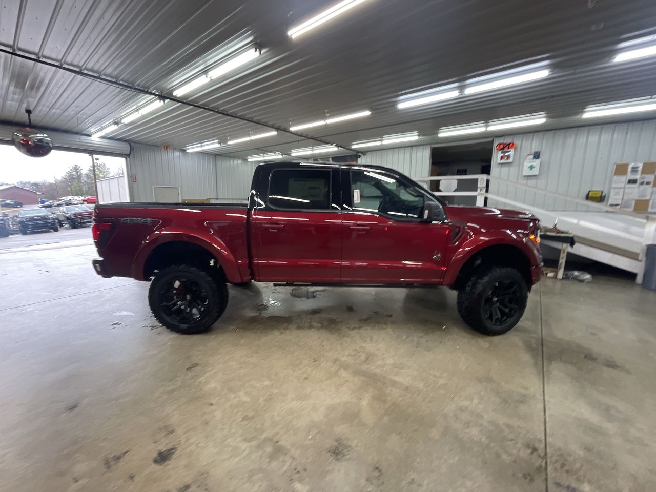 Vehicle Image 9