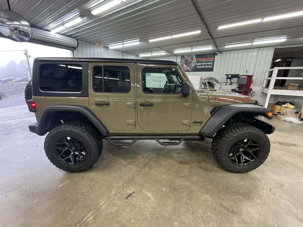 Vehicle Image 9