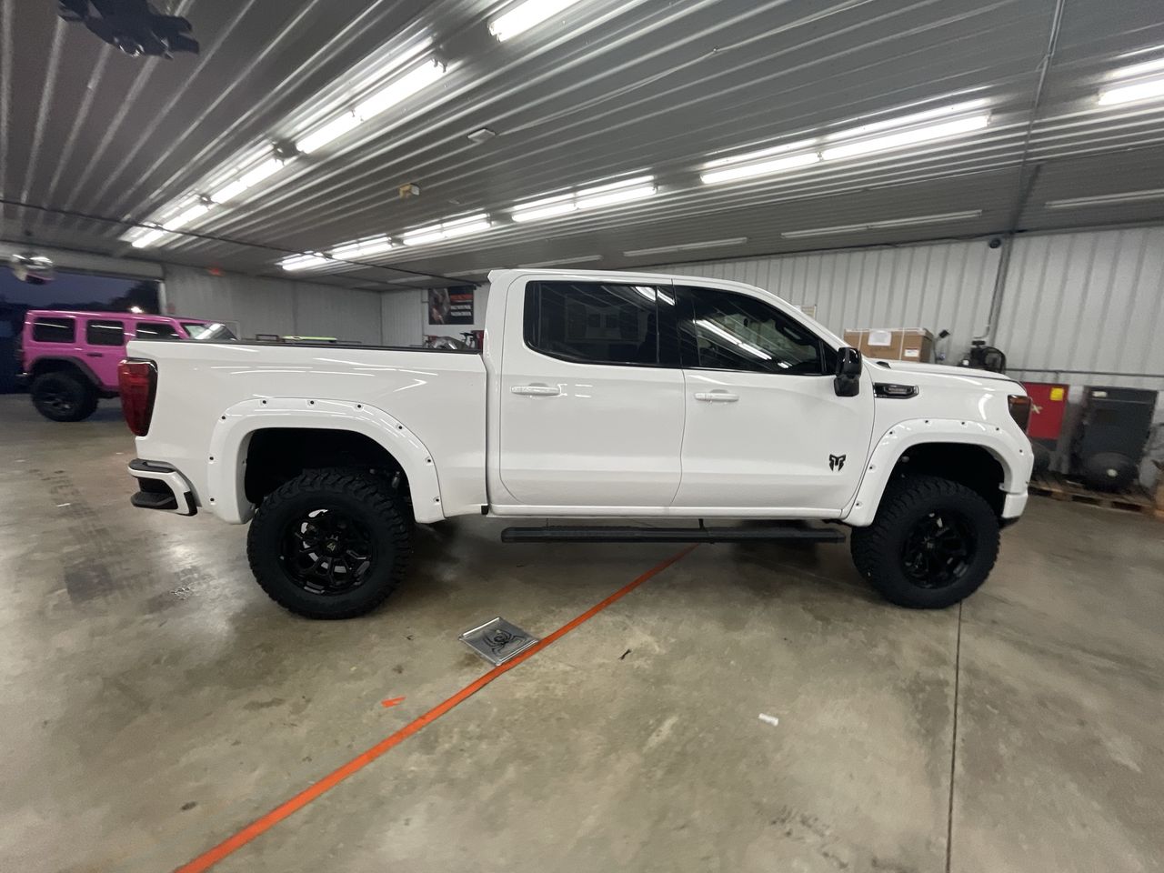 Vehicle Image 8