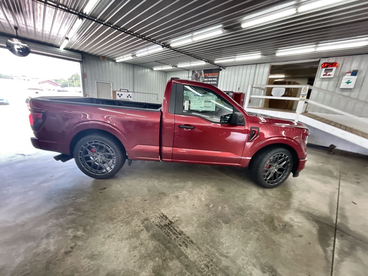 Vehicle Image 9