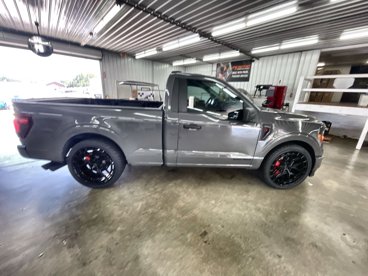 Vehicle Image 9
