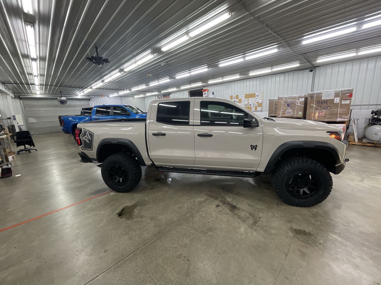 Vehicle Image 9