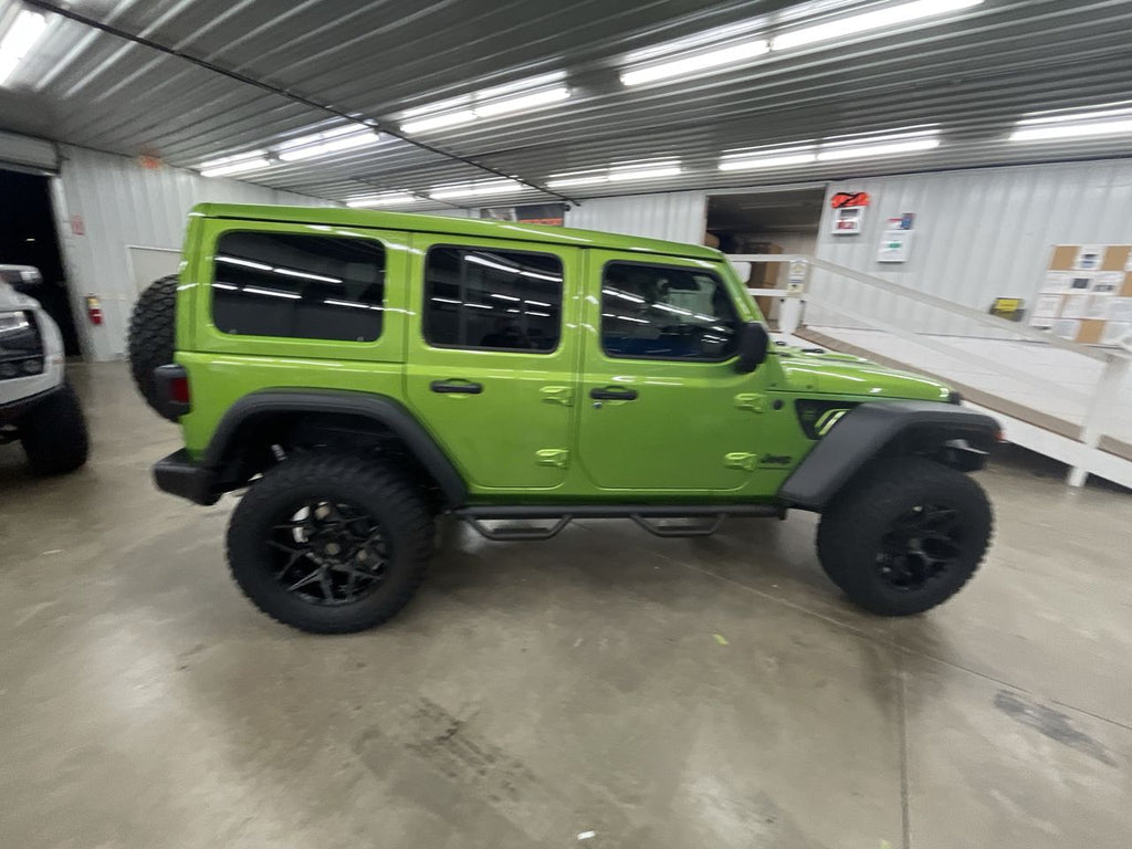 Vehicle Image 8