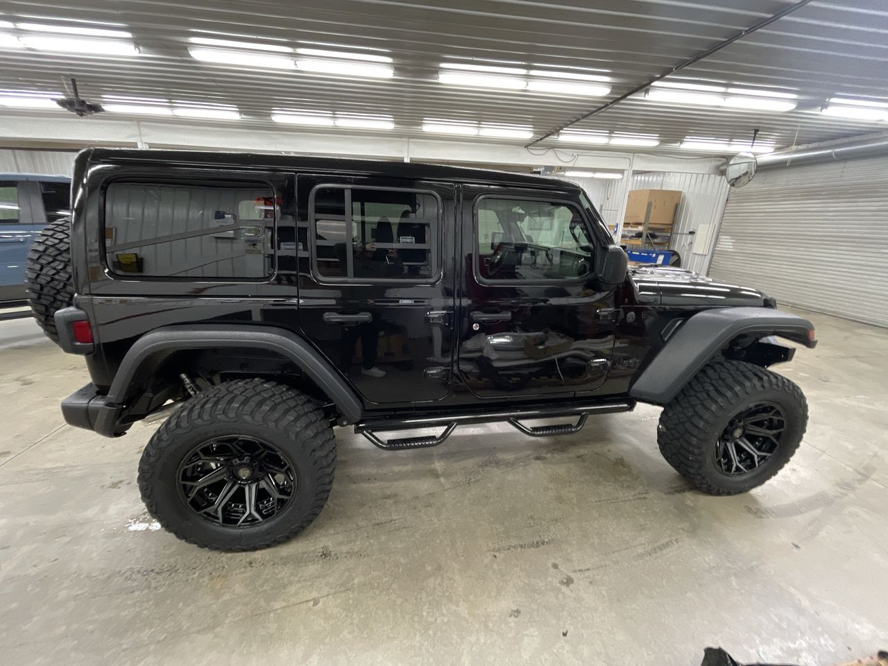 Vehicle Image 9