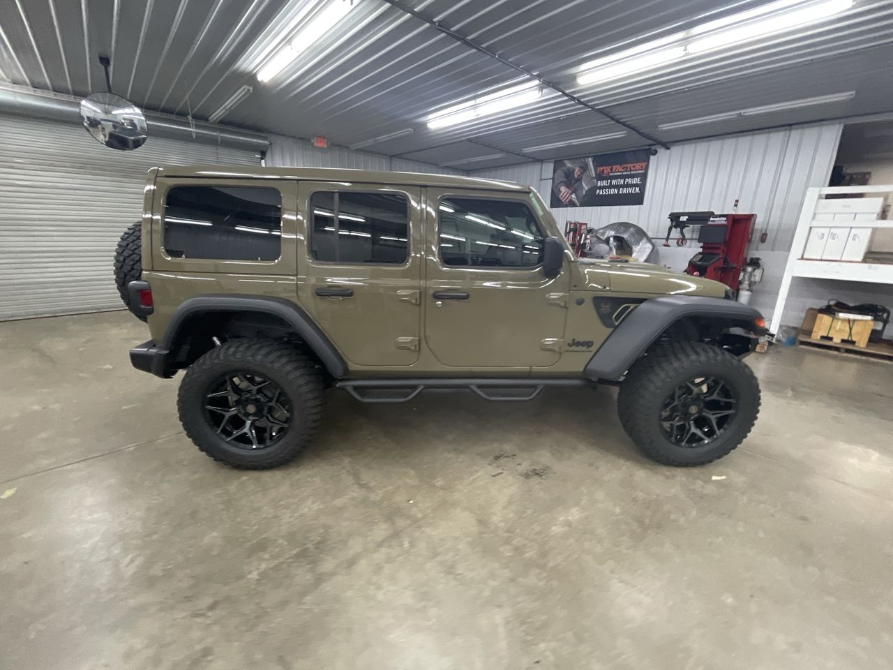 Vehicle Image 8