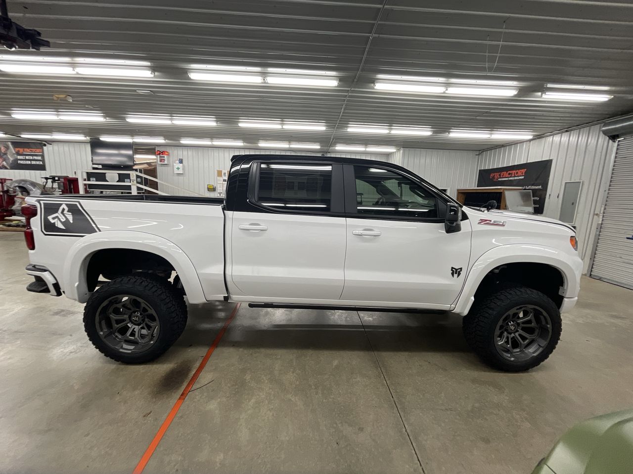 Vehicle Image 9