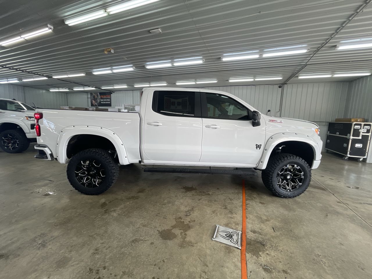 Vehicle Image 9