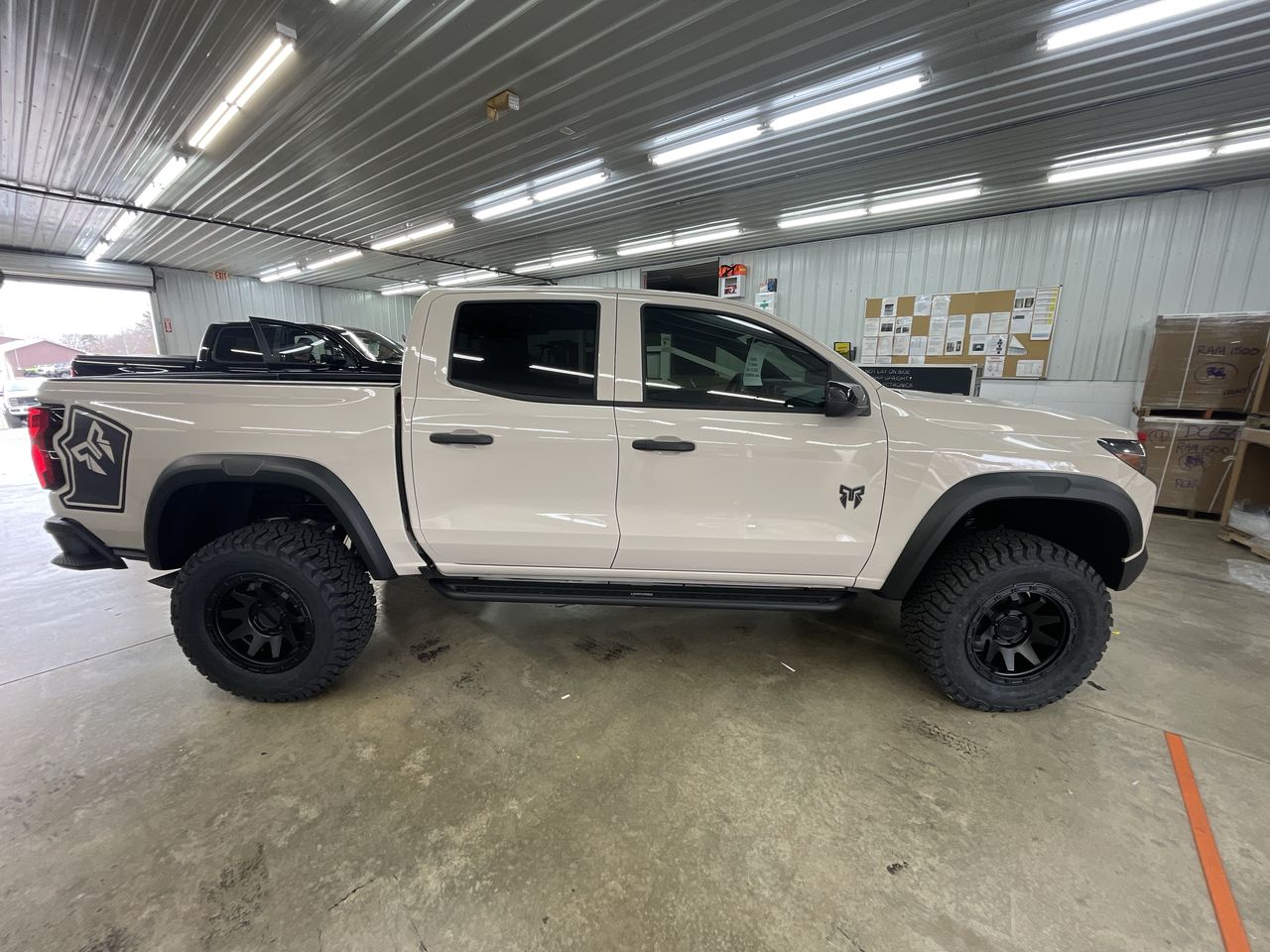 Vehicle Image 9