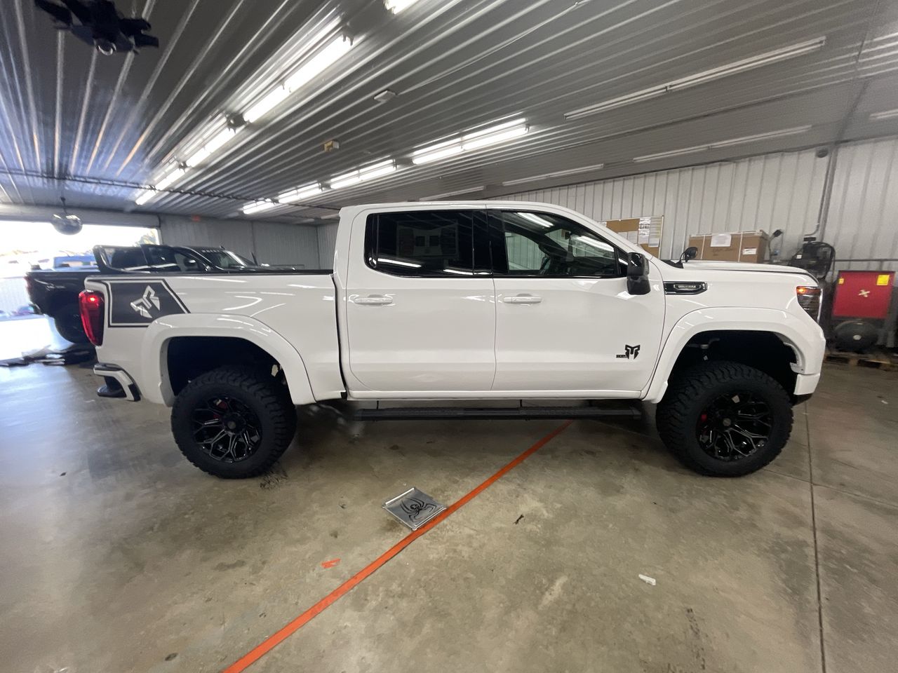 Vehicle Image 8