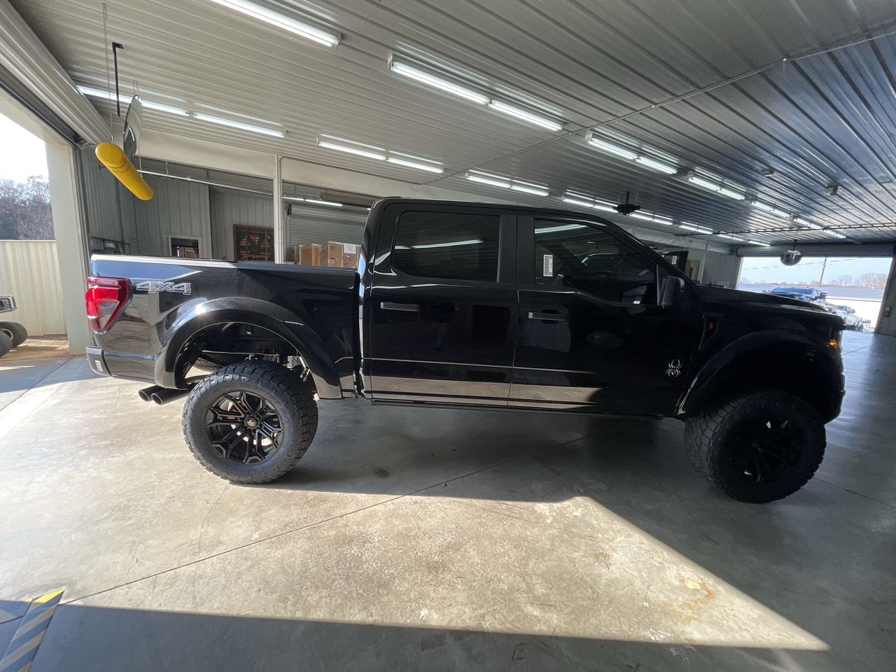Vehicle Image 9