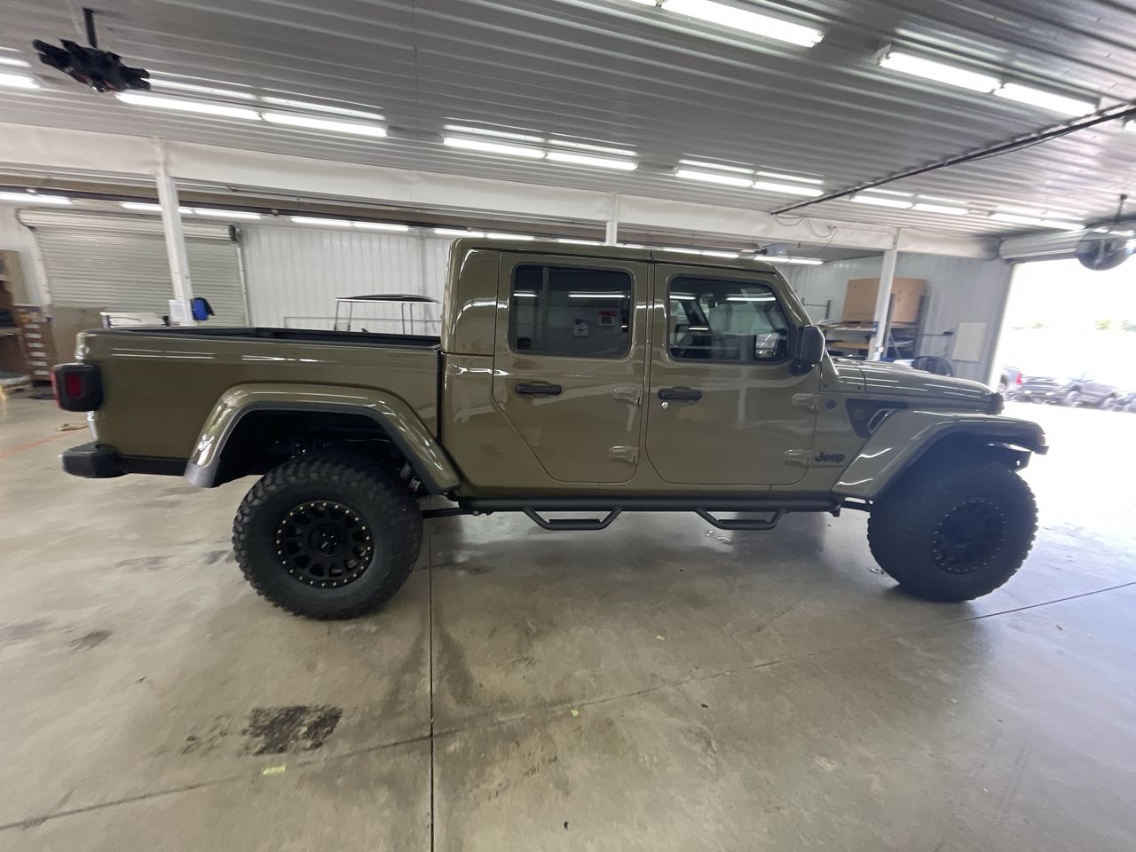 Vehicle Image 8