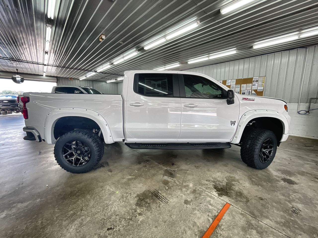 Vehicle Image 9