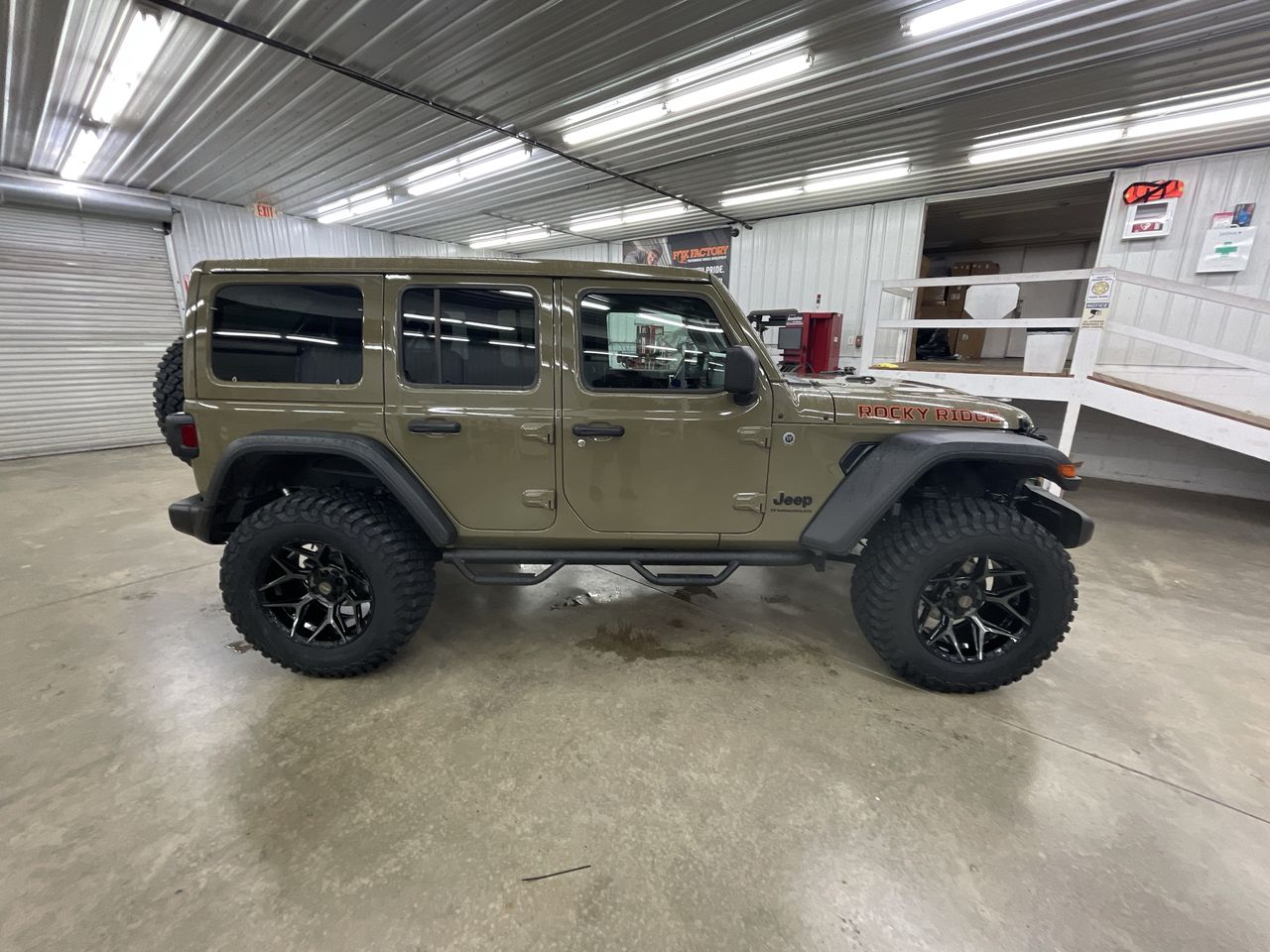 Vehicle Image 9
