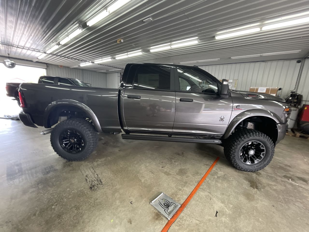 Vehicle Image 8
