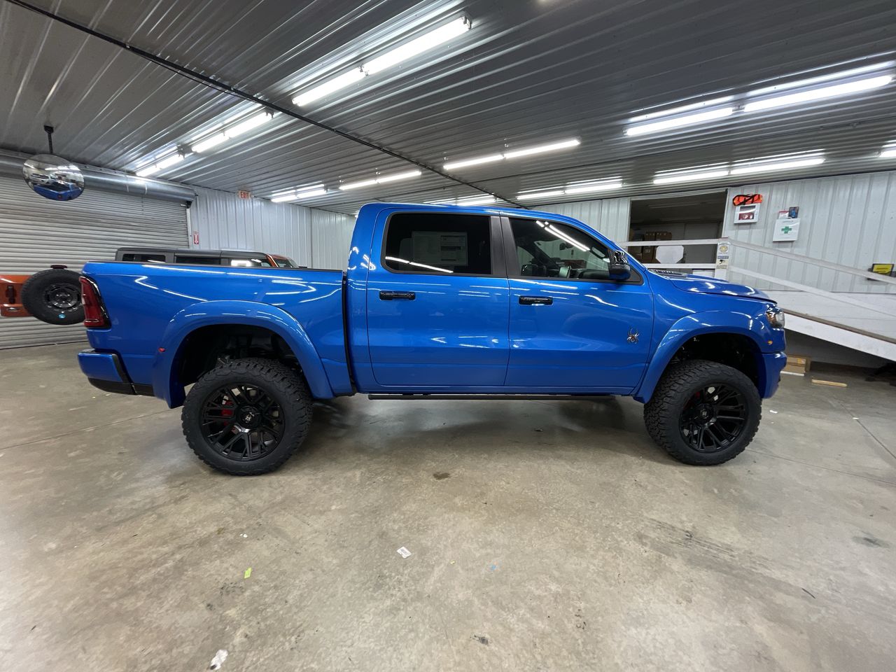 Vehicle Image 9