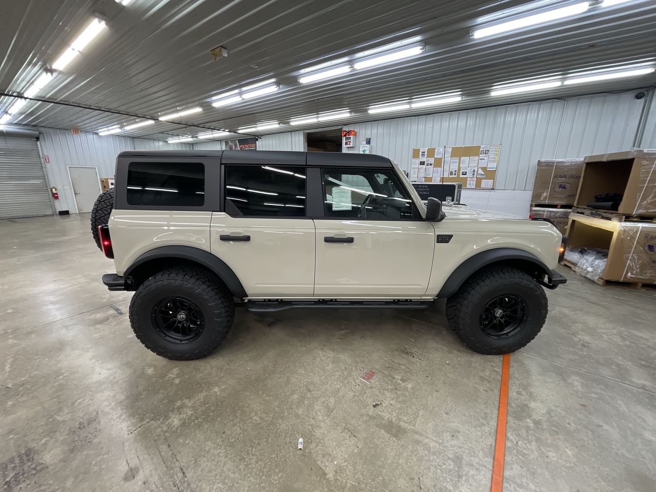Vehicle Image 9