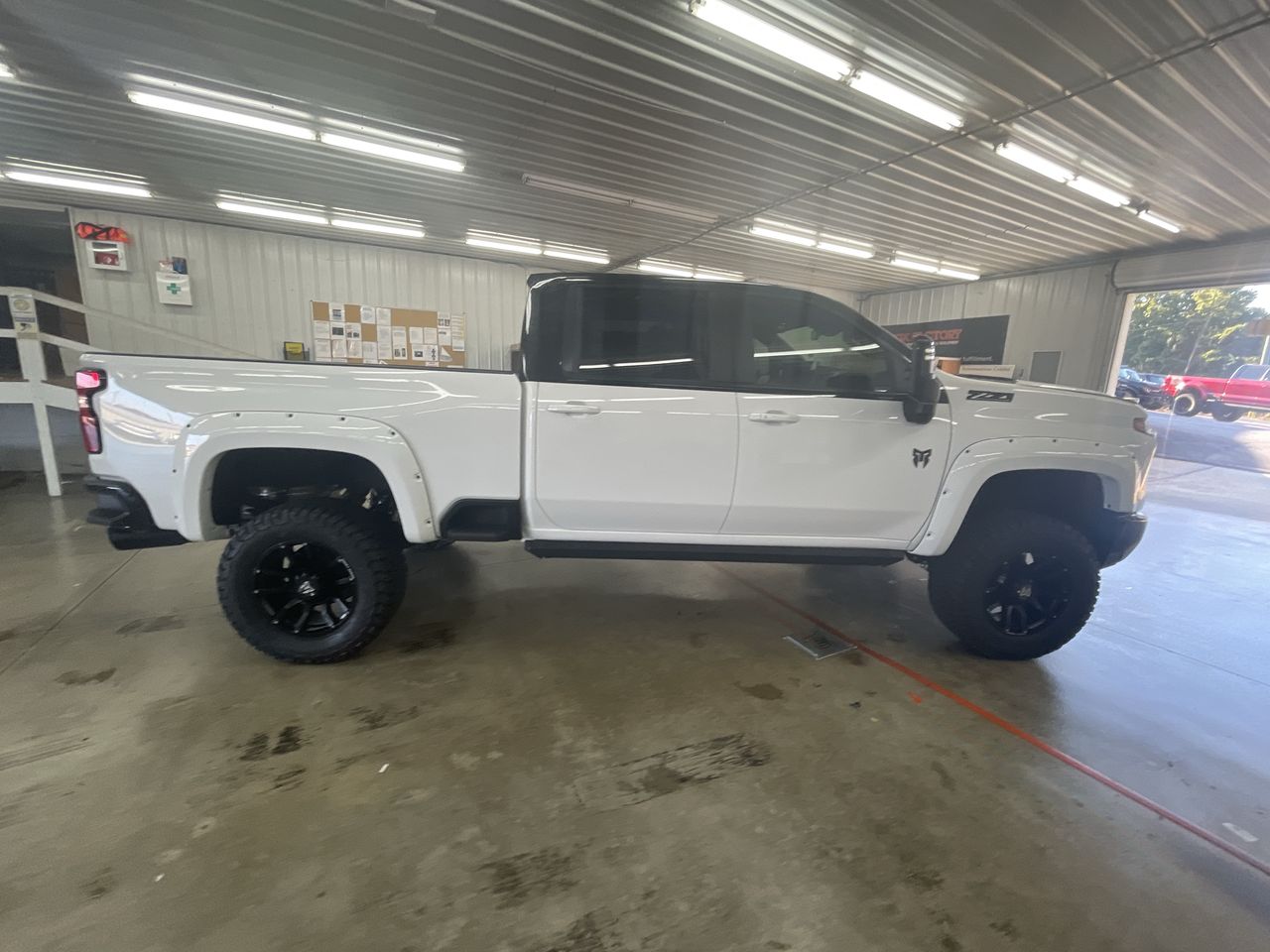 Vehicle Image 8