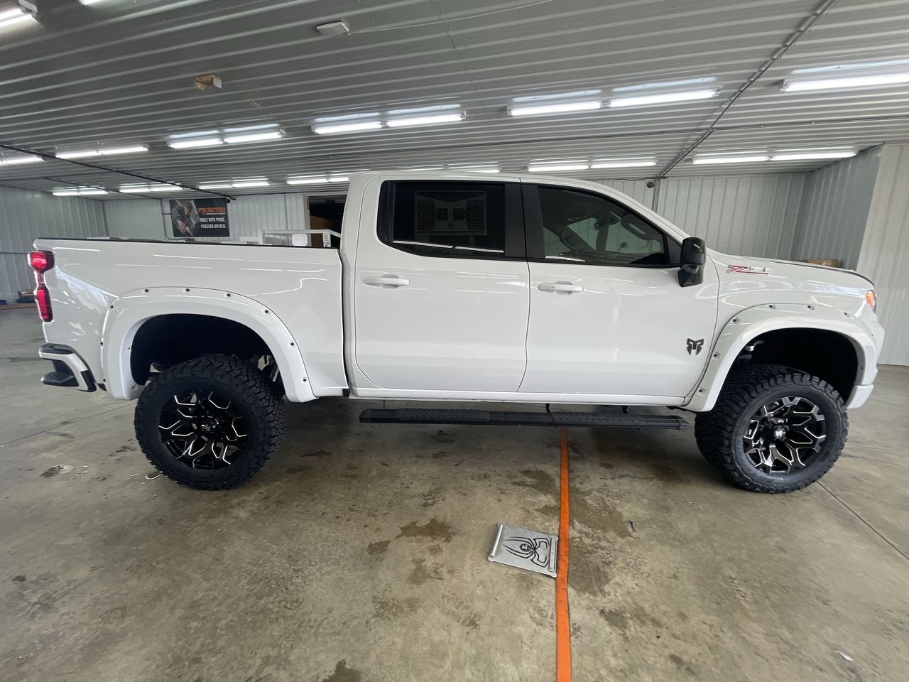 Vehicle Image 9