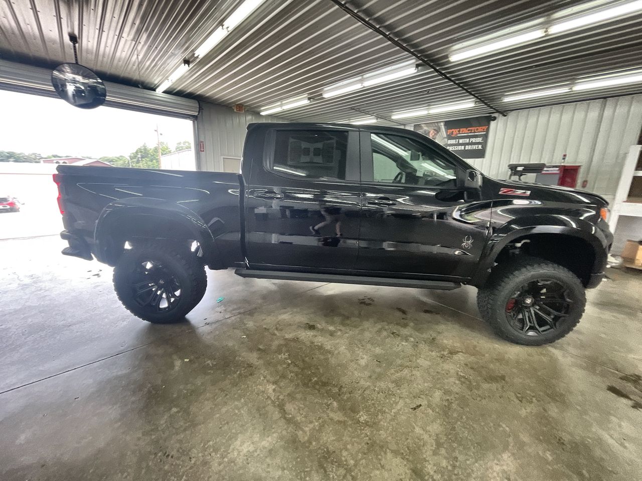 Vehicle Image 9