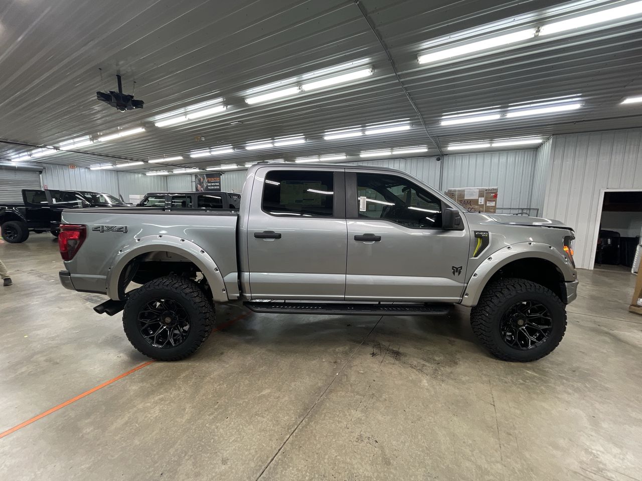 Vehicle Image 9