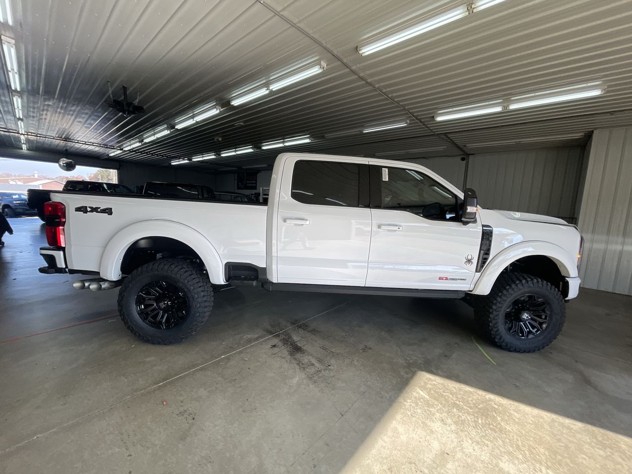 Vehicle Image 9