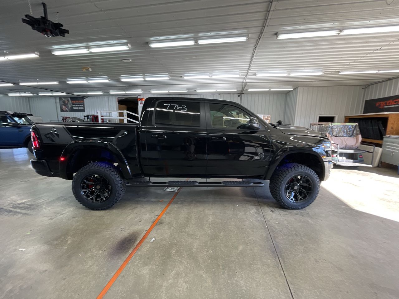 Vehicle Image 9