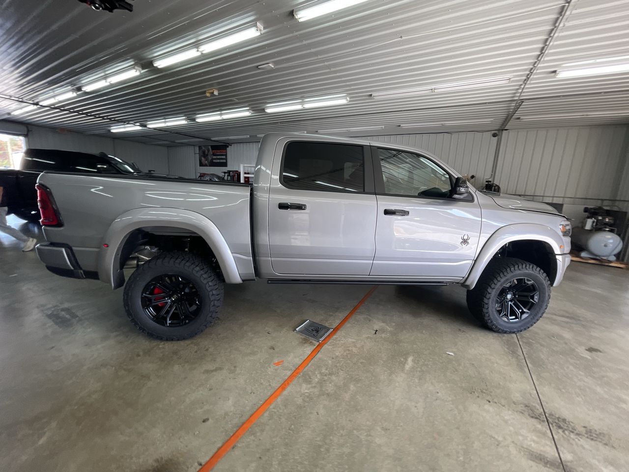 Vehicle Image 9