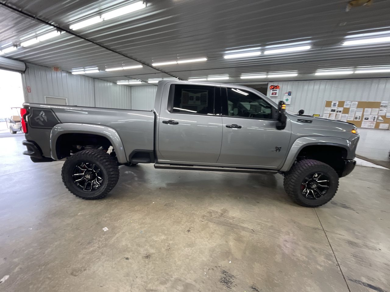 Vehicle Image 9