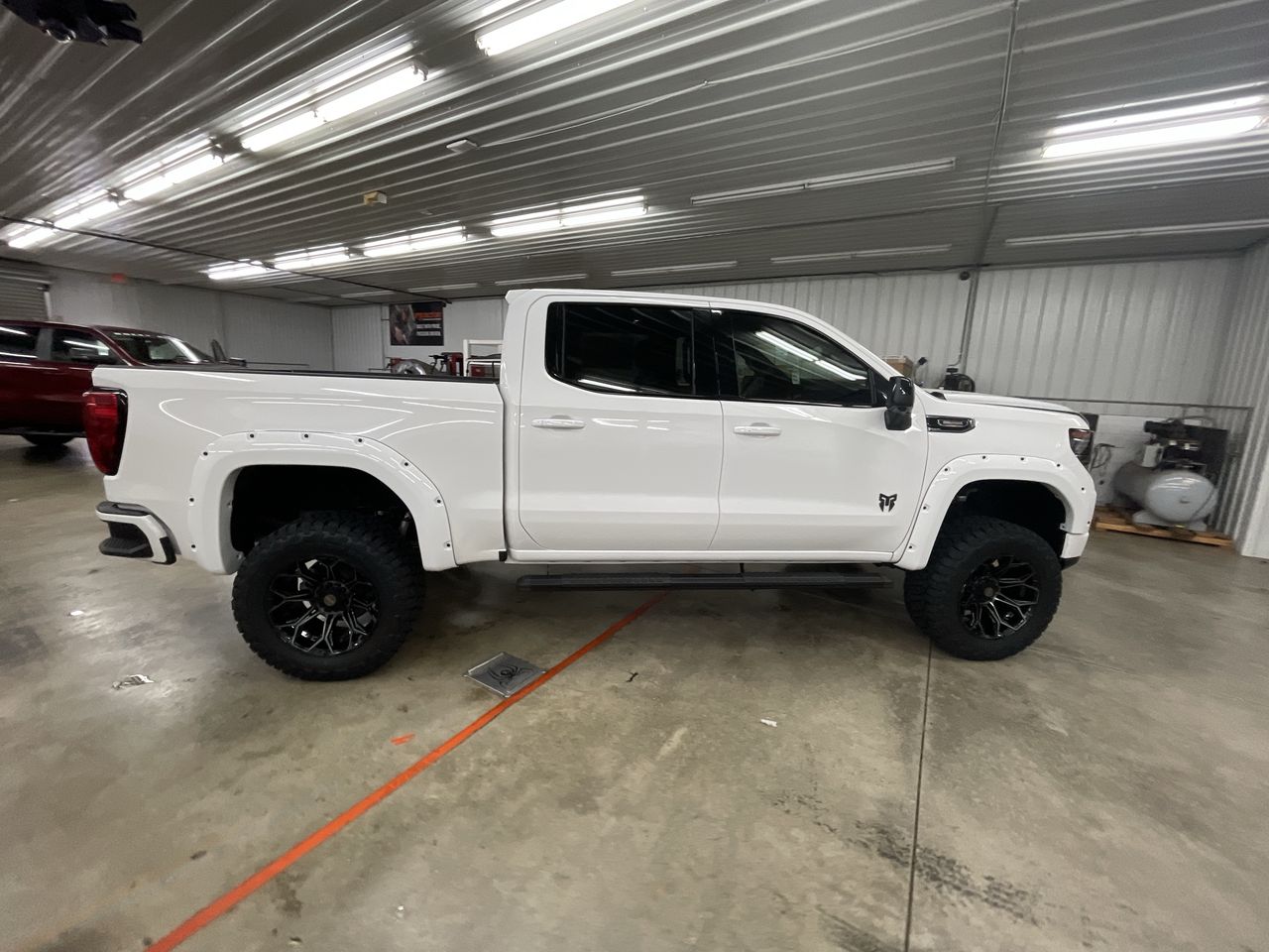 Vehicle Image 9