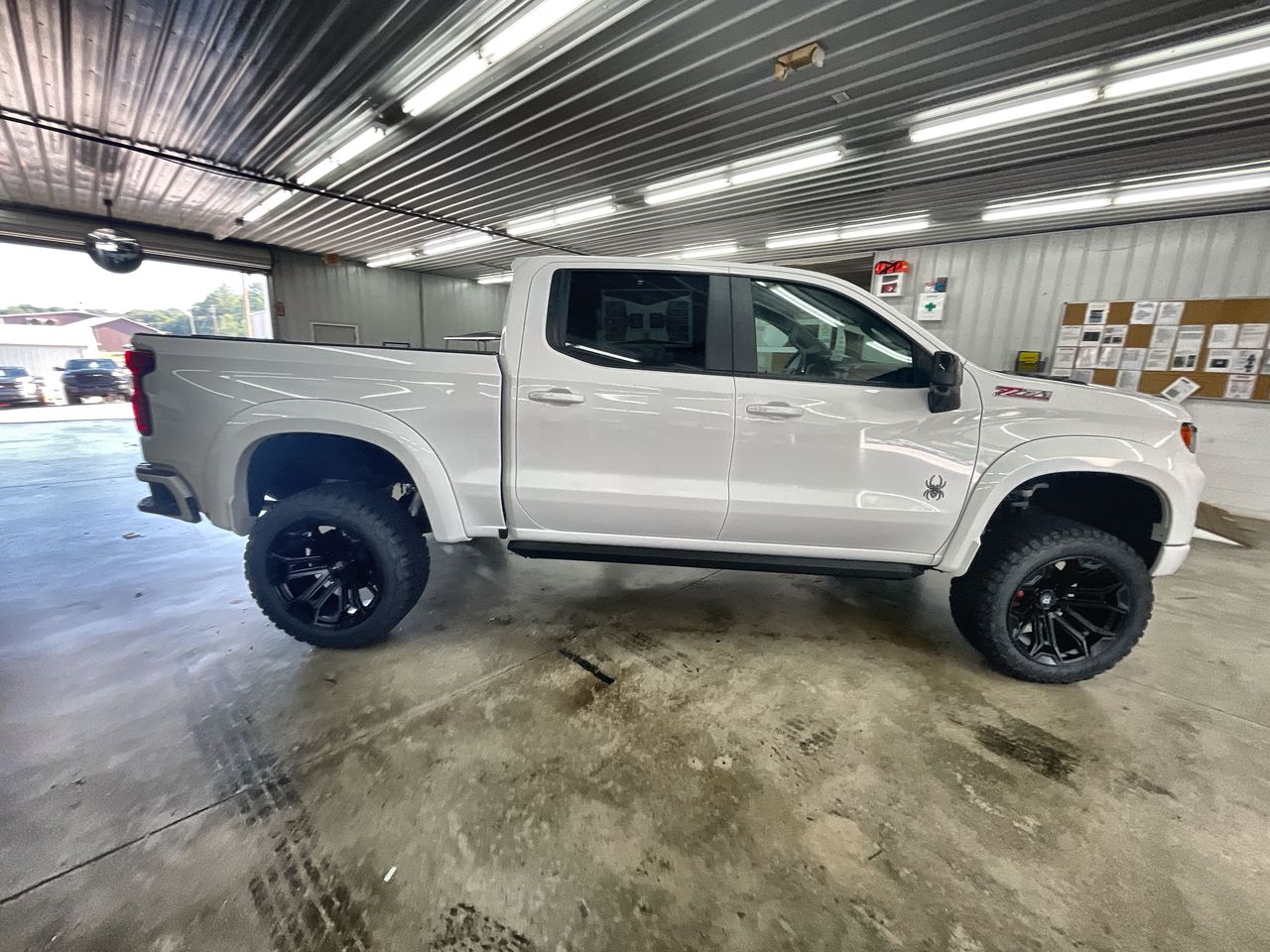 Vehicle Image 9