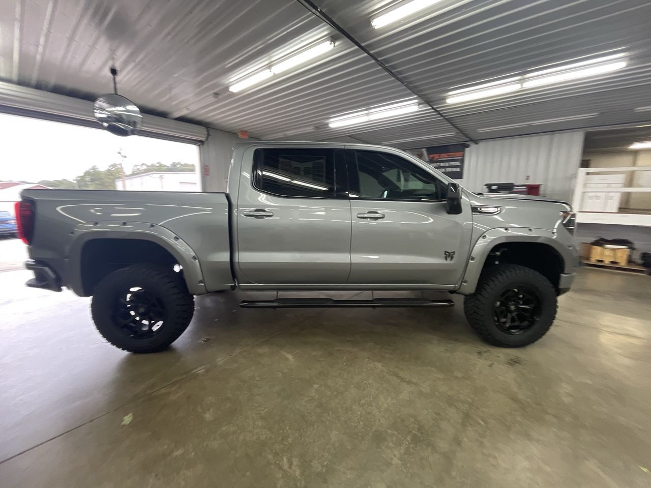 Vehicle Image 8