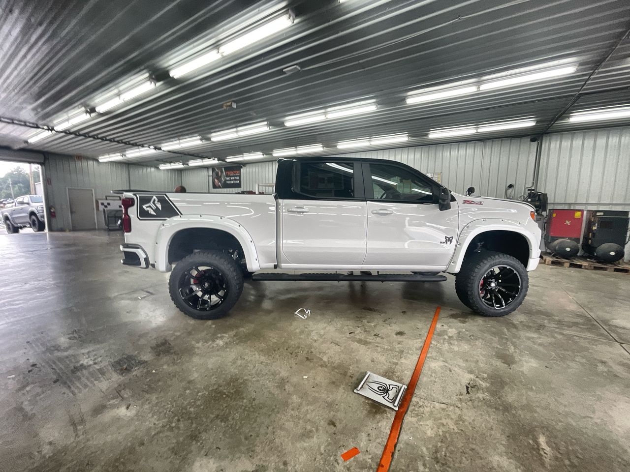 Vehicle Image 9