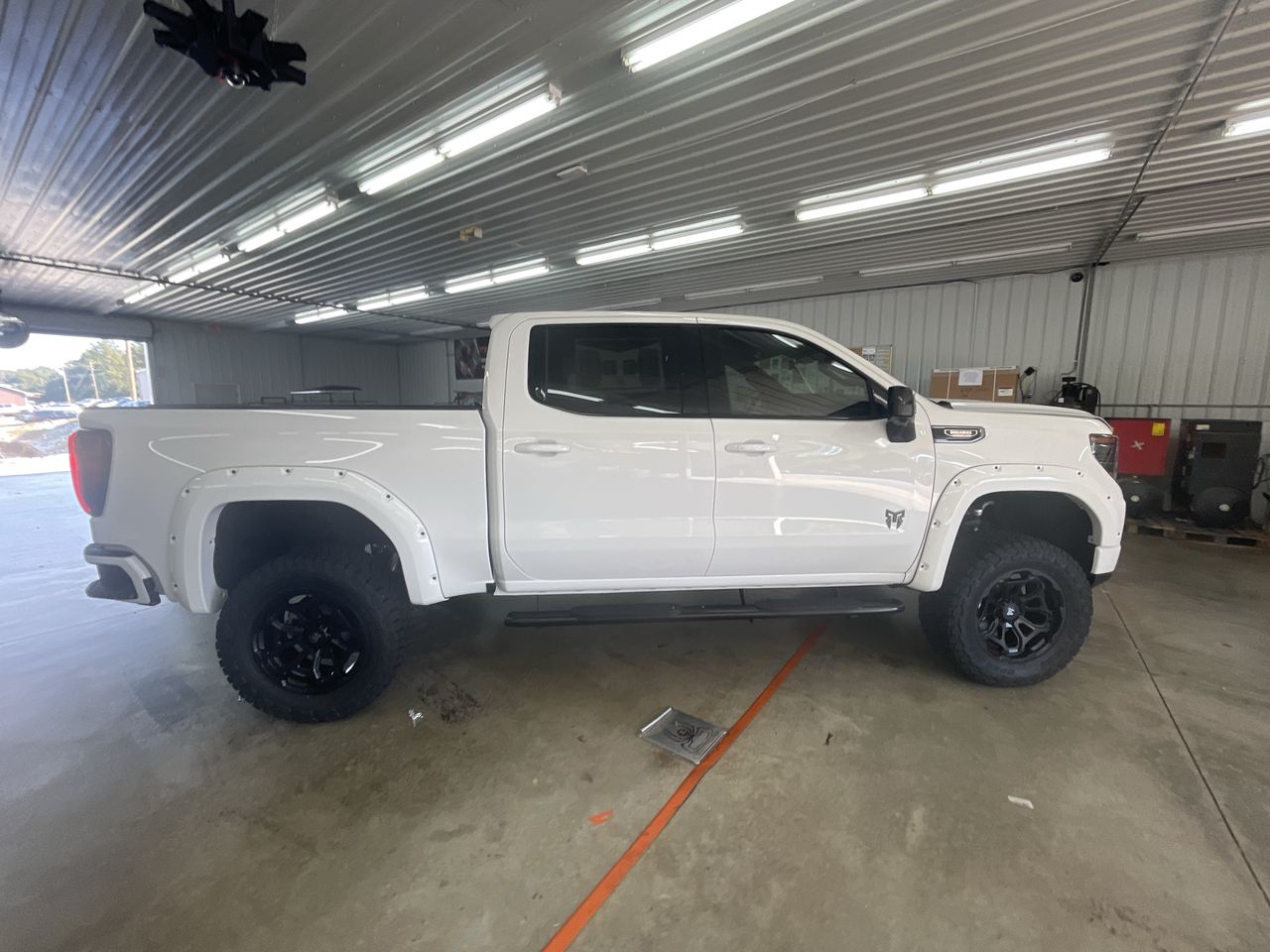 Vehicle Image 8