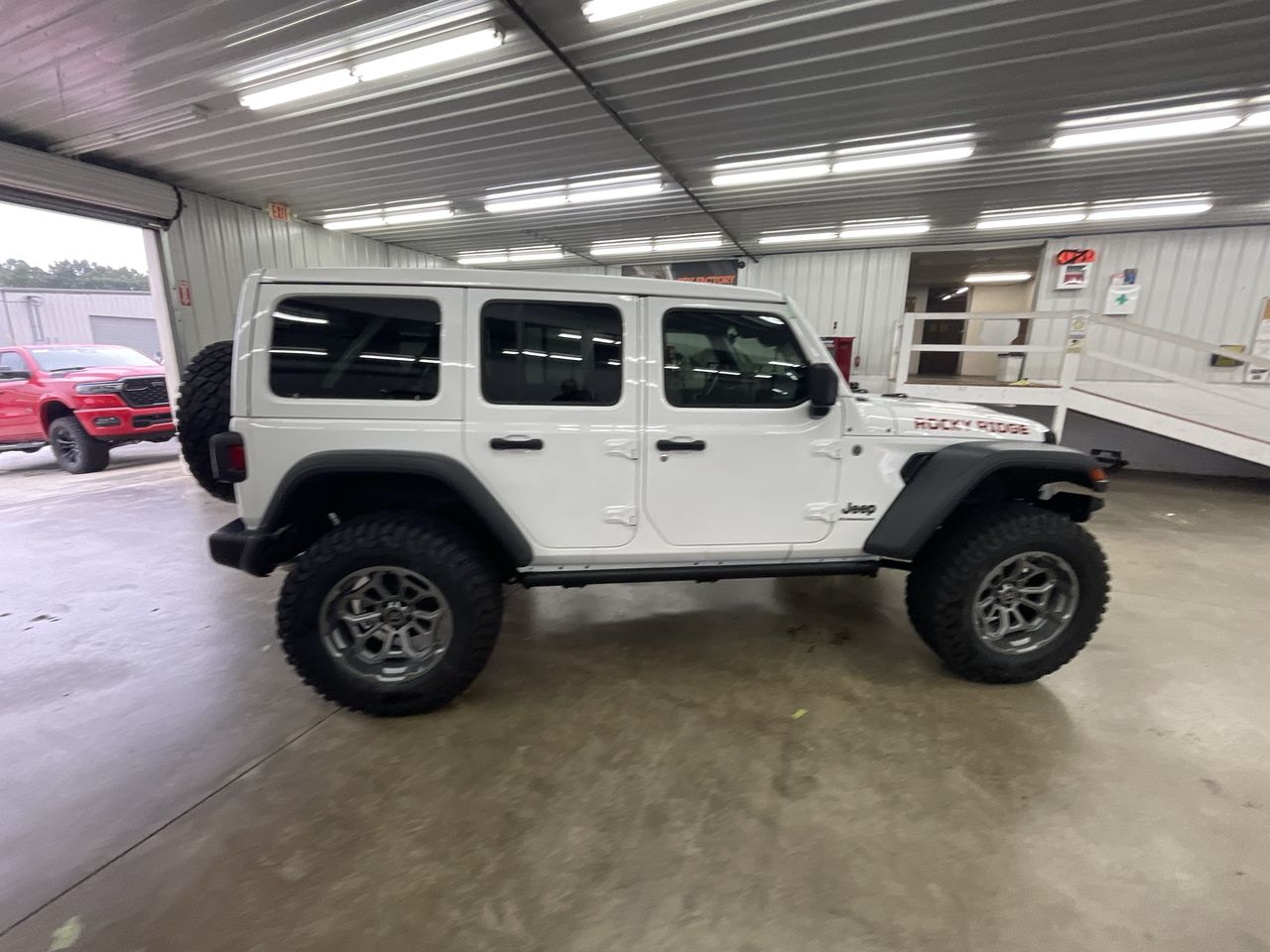 Vehicle Image 8